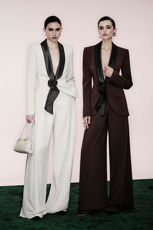 بالتأكيد تبحثين عن مجموعة لا تشبه غيرها، تحمل فخامة واضحة من دون مبالغة، وتجمع بين الجرأة والاتزان بأسلوب ذكي.